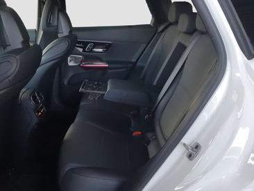 Mercedes GLC 400 E — photo 12
