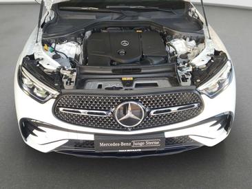 Mercedes GLC 400 E — photo 17