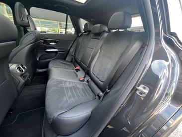 Mercedes GLC 400 E — photo 23