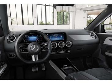 Mercedes GLA 200 — photo 6