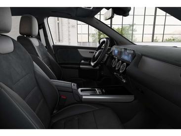 Mercedes GLA 200 — photo 7