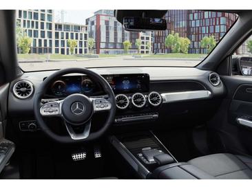Mercedes EQB 300 4MATIC — photo 2