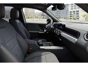 Mercedes EQB 300 4MATIC — photo 3