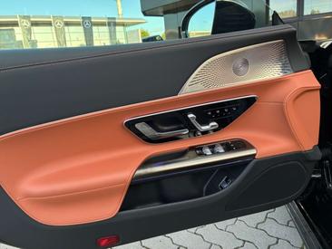Mercedes SL Cabriolet 43 — photo 4