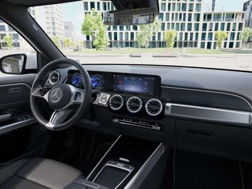 Mercedes EQB 250 — photo 8