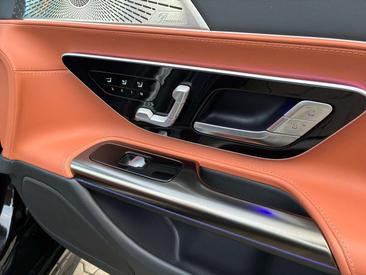 Mercedes SL Cabriolet 43 — photo 21