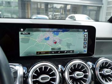 Mercedes GLB 200d — photo 12