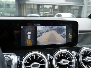 Mercedes GLB 200d — photo 13