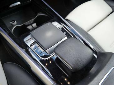 Mercedes GLB 200d — photo 14