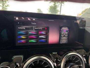 Mercedes GLA 200 — photo 11