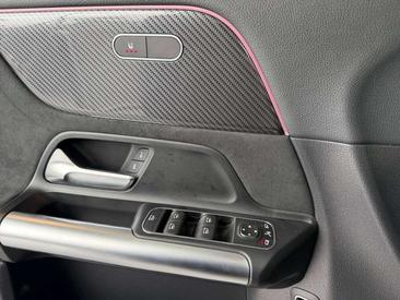 Mercedes GLA 200 — photo 12