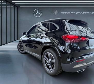 Mercedes GLA 200 — photo 16