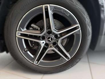 Mercedes GLA 200 — photo 18