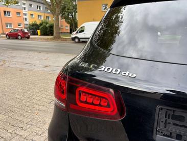 Mercedes GLC 300 De — photo 28