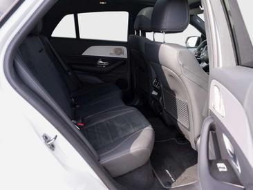 Mercedes GLE 300 Night Edition — photo 11