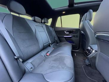 Mercedes EQE 350 — photo 13