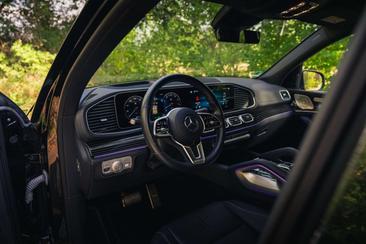 Mercedes GLS — photo 22