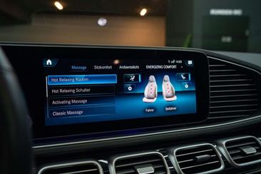 Mercedes GLS — photo 29