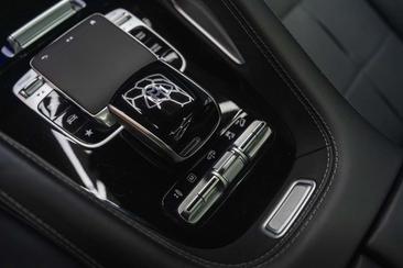 Mercedes GLS — photo 32