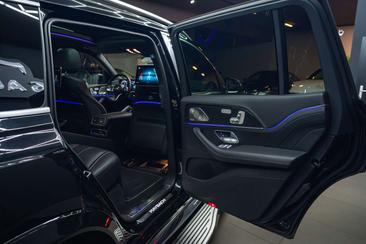 Mercedes GLS — photo 33