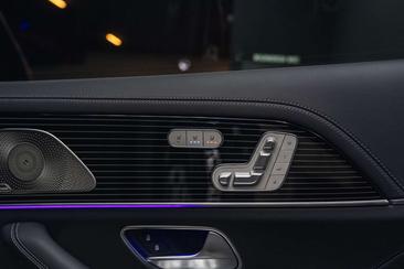 Mercedes GLS — photo 35