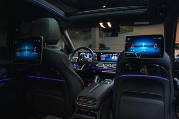 Mercedes GLS — photo 39