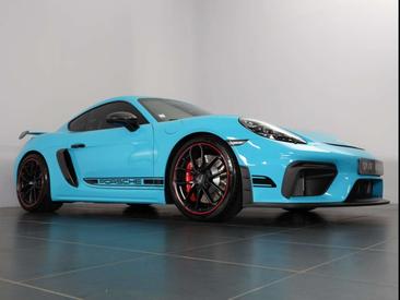 Porsche 718 Cayman GT4 — photo 12