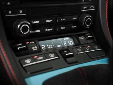 Porsche 718 Cayman GT4 — photo 15