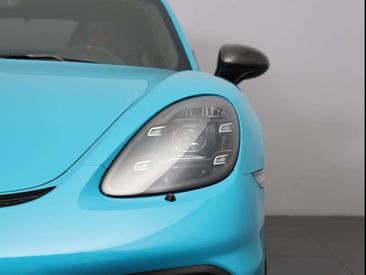 Porsche 718 Cayman GT4 — photo 39