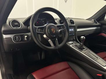 Porsche 718 Cayman — photo 6