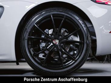 Porsche 718 Cayman — photo 10