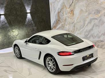 Porsche 718 Cayman — photo 12