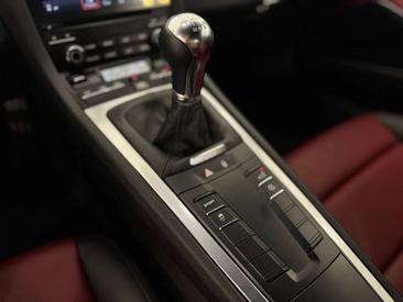 Porsche 718 Cayman — photo 17