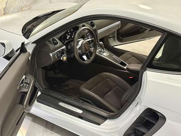 Porsche 718 Cayman — photo 25