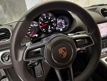 Porsche 718 Cayman — photo 28