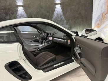 Porsche 718 Cayman — photo 31