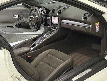 Porsche 718 Cayman — photo 33