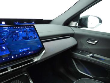 BMW iX3 50 XDrive — photo 13