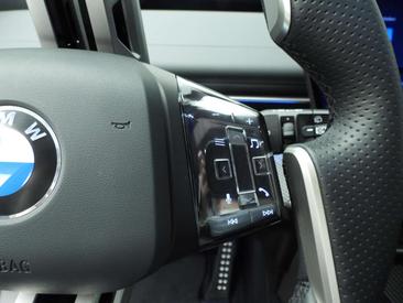 BMW iX3 50 XDrive — photo 14