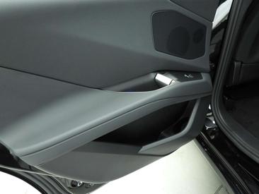 BMW iX3 50 XDrive — photo 17