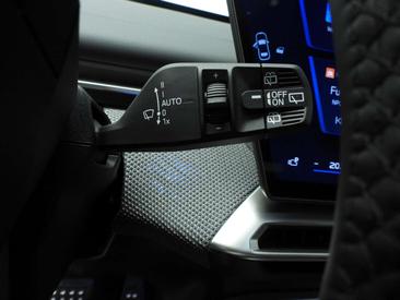 BMW iX3 50 XDrive — photo 25