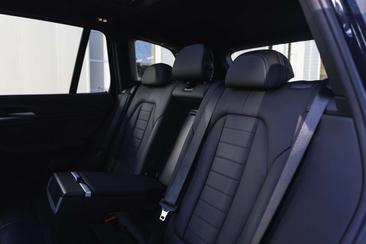 BMW iX3 — photo 12