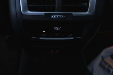 BMW iX3 — photo 13