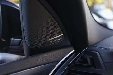 BMW iX3 — photo 14