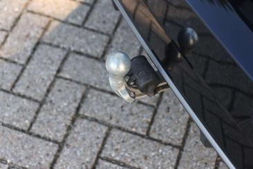 BMW iX3 — photo 38