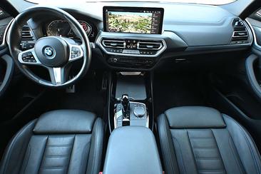 BMW iX3 — photo 6
