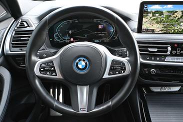 BMW iX3 — photo 8