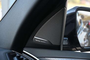 BMW iX3 — photo 10