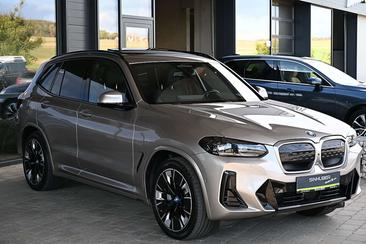 BMW iX3 — photo 32