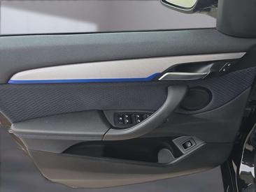 BMW X1 SDrive18e — photo 13
